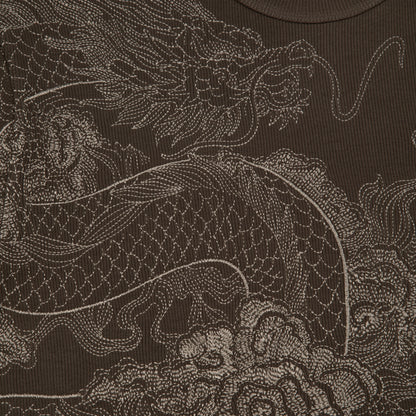 Derschutze Yakuza Ribbed T-Shirt in Anthracite - close-up of the embroidered dragon